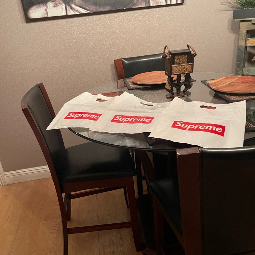Supreme Store Bags - Picture 7 of 7